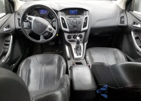 2013 Ford Focus Se z USA, uszkodzony, nr VIN 1FADP3K22DL226628